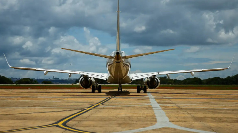 Voos são cancelados em alguns estados devido a fumaça no céu