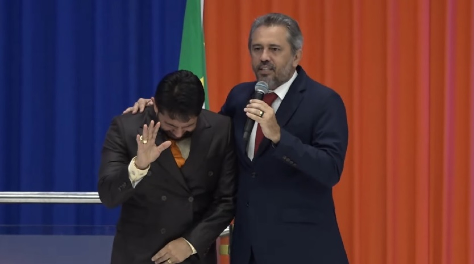 Declaração de Elmano foi feita durante participação em Congresso realizado por deputado pastor (Foto: Reprodução/Youtube/Apostolo Luiz Henrique)