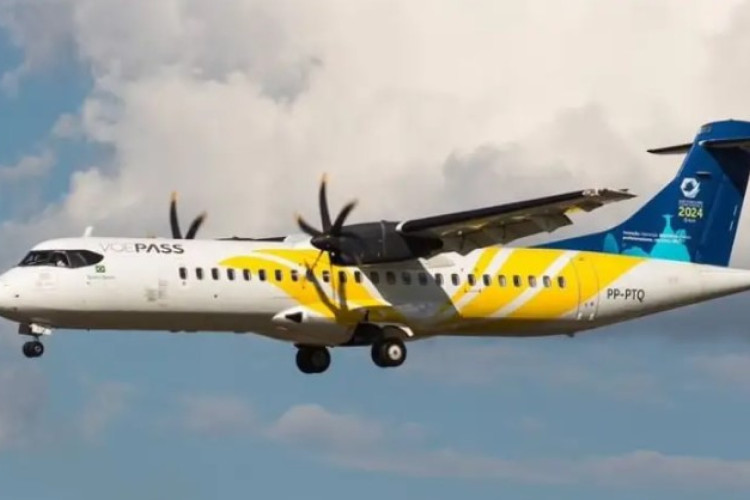 A aeronave do modelo ATR 72-500 geralmente utilizada para rotas regionais 