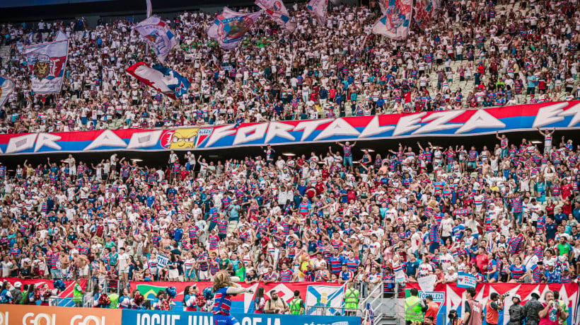 Torcida do Fortaleza no jogo Fortaleza x São Paulo, no Castelão, pelo Campeonato Brasileiro Série A 2024