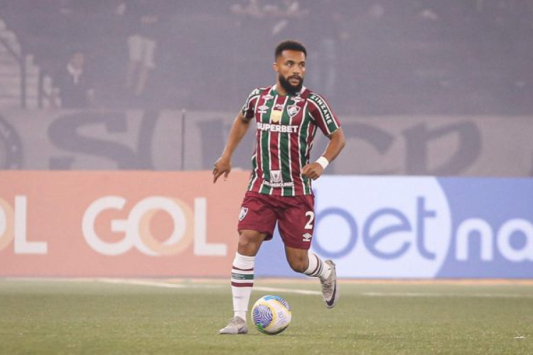 Lateral do Tricolor repercute lance polêmico do primeiro tento do Vasco e diz que seu time não conseguiu se recuperar mentalmente