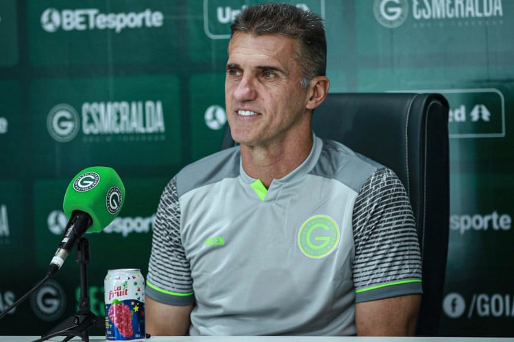 Técnico Vagner Mancini, ex-Ceará, atualmente no Goiás