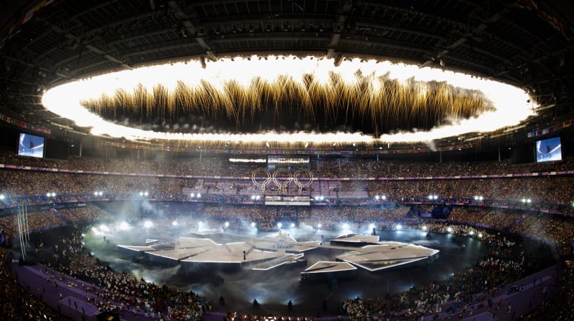 2024.08.11 - Jogos Olímpicos Paris 2024 - Cerimonia de Encerramento - Fogos explodem na Cerimonia de Encerramento dos Jogos Olimpicos Paris 2024 