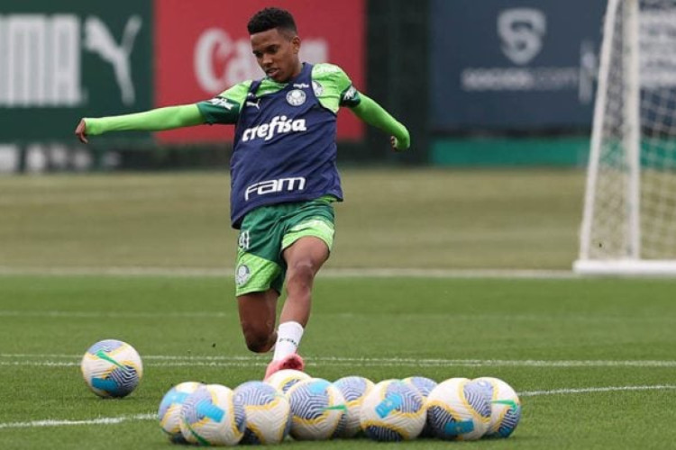 Atacante vem treinando com os companheiros, mas ainda é dúvida para o duelo de ida das oitavas da Libertadores