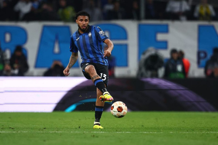 Volante Éderson, ex-Fortaleza, atuando com a camisa da Atalanta, seu atual clube