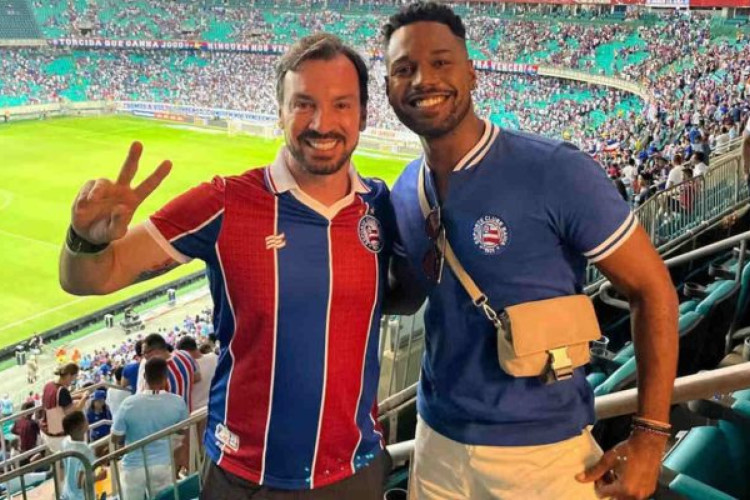 Emerson Ferretti e Jordam Dafner já foram em outros jogos juntos, mas é a primeira vez que divulgam imagem no estádio