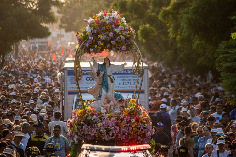 ￼TRAJETO teve 12,5 quilômetros. Foi a primeira participação de dom Gregório Paixão, arcebispo de Fortaleza