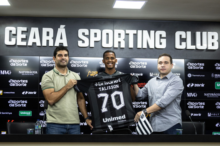 Atacante Talisson Almeida, novo reforço do Ceará, em sua coletiva de apresentação