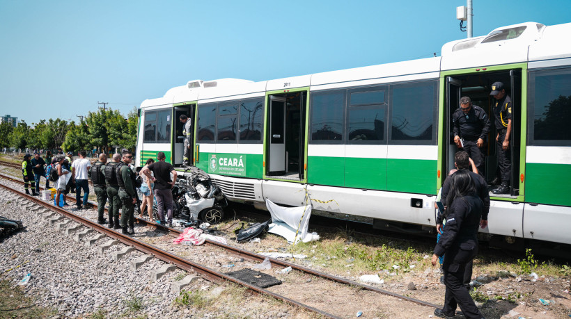 Colisão entre VLT e automóvel causou três mortes na quinta-feira, no bairro Vila União, em Fortaleza