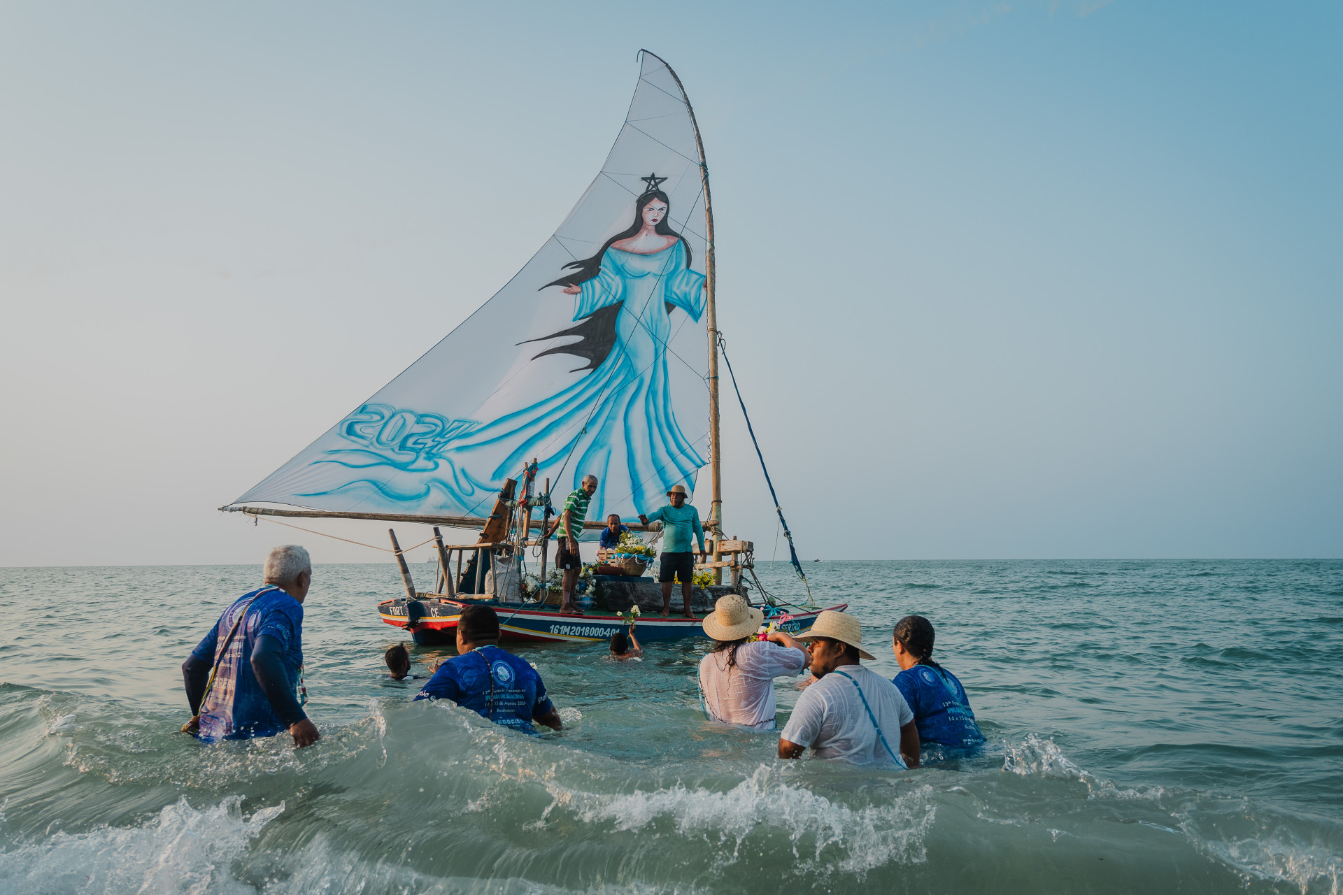 FORTALEZA-CE, BRASIL, 15-08-2024: Festa de Iemanjá, na Praia de Iracema, com grande estrutura disponibilizada aos terreiros e espaços de religiosos . (Foto: Fernanda Barros/O Povo) (Foto: FERNANDA BARROS)