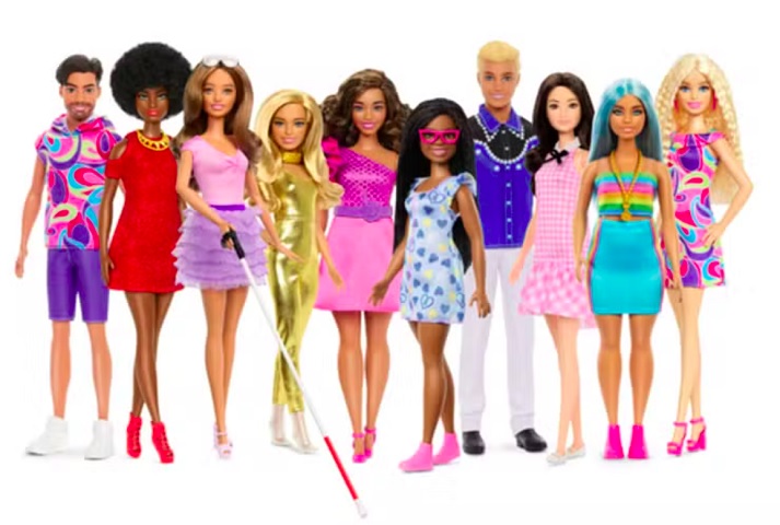 Com o intuito de tornar sua linha de produtos mais inclusiva, a Mattel introduziu sua primeira boneca Barbie cega.