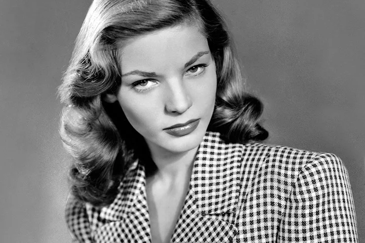 No dia 12 de agosto, fez 10 anos da morte da atriz Lauren Bacall. Nascida em Nova York em 16/9/1924, ela teve um derrame aos 89 anos. Lauren foi casada com outro ícone do cinema, Humphrey Bogart, entre 1945 e 1957. Bogart morreu precocemente em 14/1/1057 aos 57 anos. 