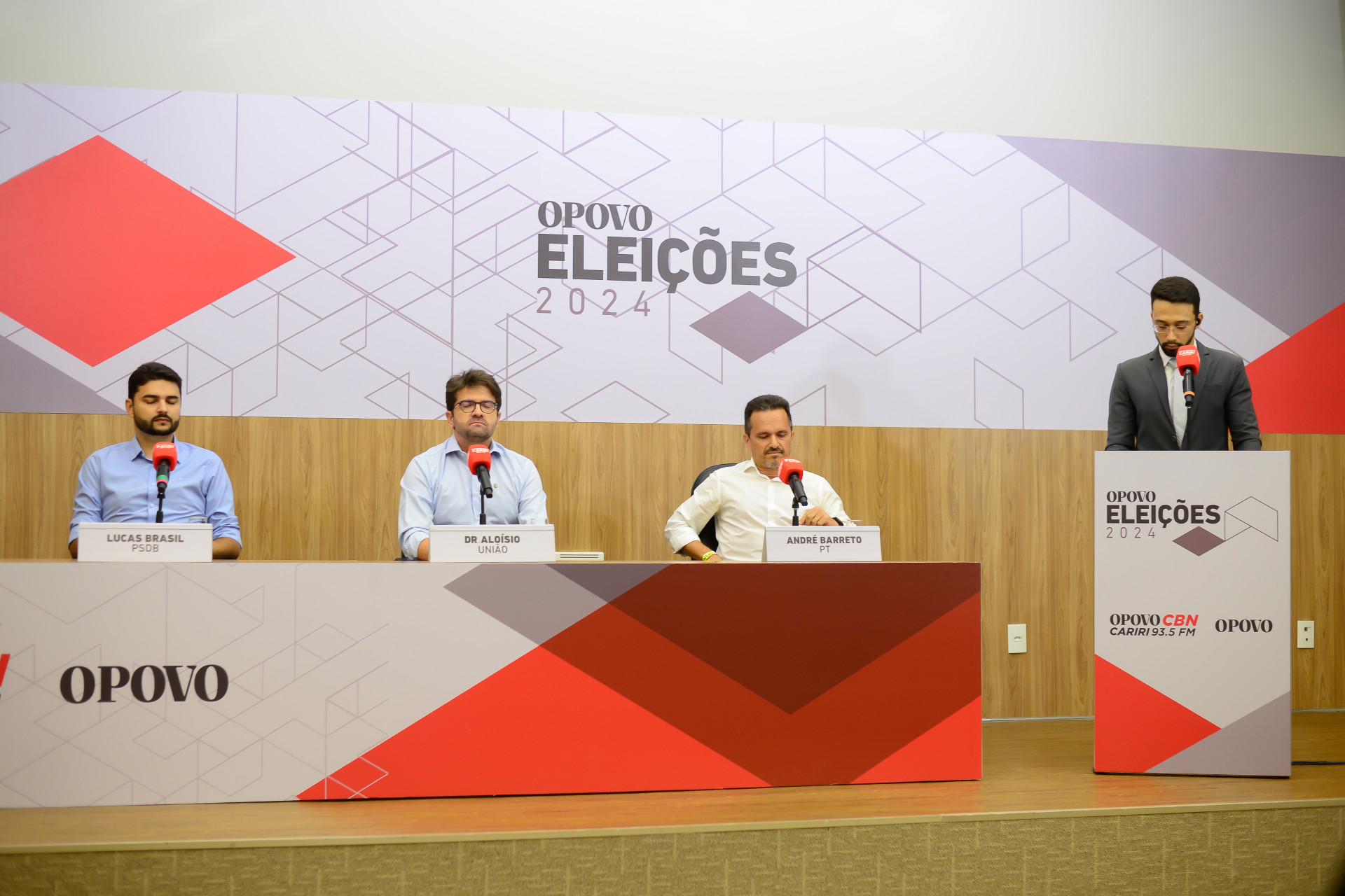 Debate com os três candidatos que disputam à Prefeitura do Crato foi realizado nesta quarta-feira, 20, pela rádio O POVO CBN Cariri (Foto: JORGE VITOR/ESPECIAL PARA O POVO)