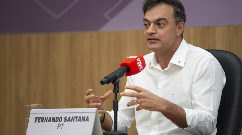 Fernando Santana (PT) durante debate com os candidatos a prefeito de Juazeiro do Norte, realizado pelo O POVO e pela Rádio O POVO CBN Cariri