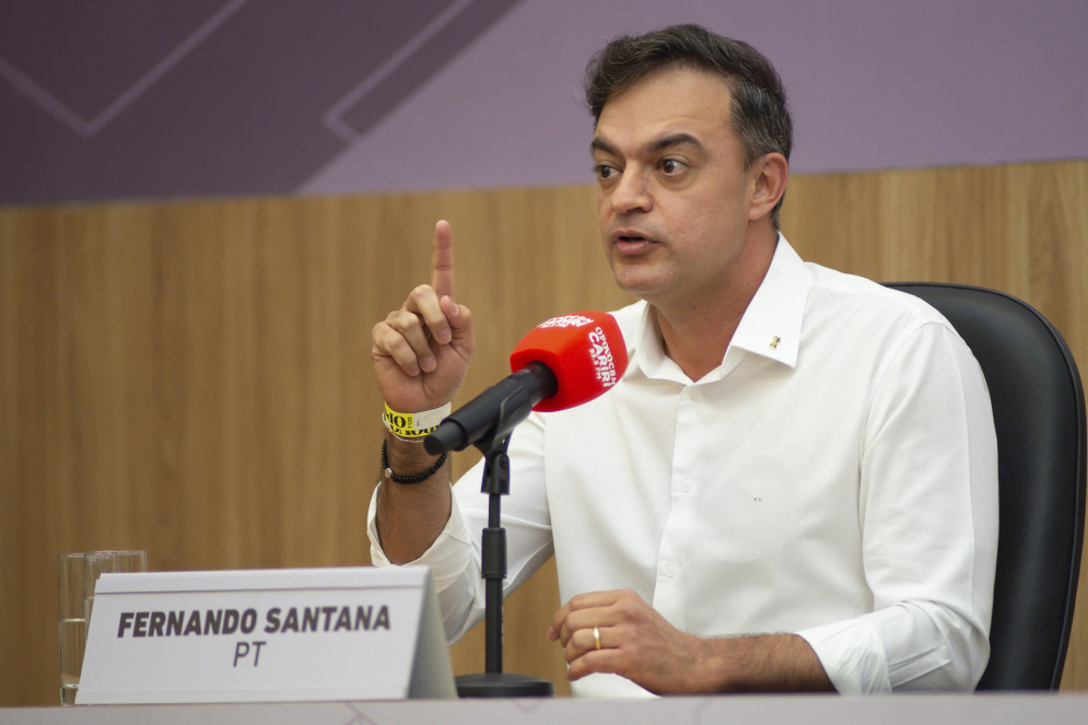 DEPUTADO Fernando Santana (Foto: JORGE VITOR / ESPECIAL PARA O POVO)