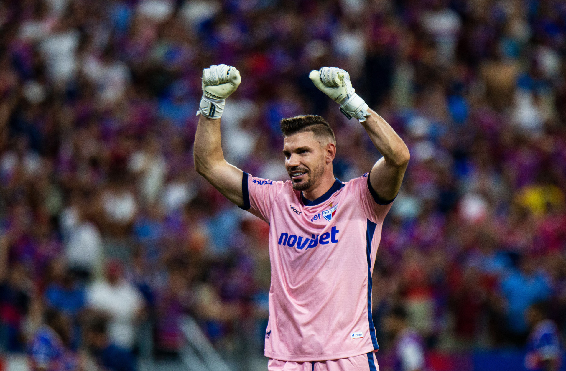 João Ricardo, goleiro do Fortaleza, tem terceira maior nota dada pelo Sofascore entre os jogadores que disputaram a Série A do Campeonato Brasileiro 2024 (Foto: Thiago Gadelha / AFP)