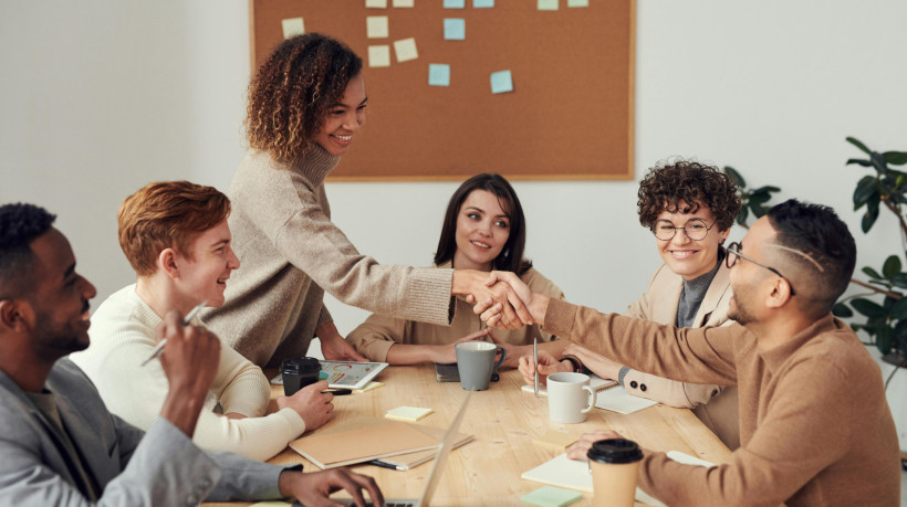 Como posso participar da diversidade e inclusão nos ambientes e trabalho e espaços coletivos? Participe da discussão na live O Povo Quer Saber 