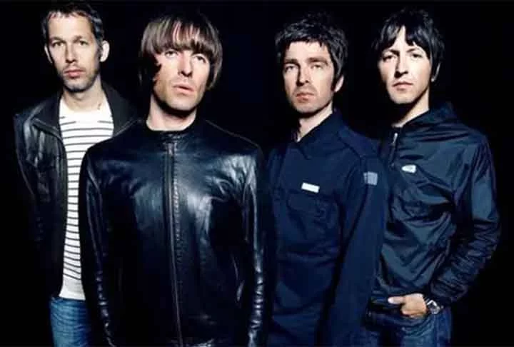 A banda de rock britânica Oasis voltará a se reunir no palco após 15 anos do término por desavenças entre os irmãos Gallagher. 
