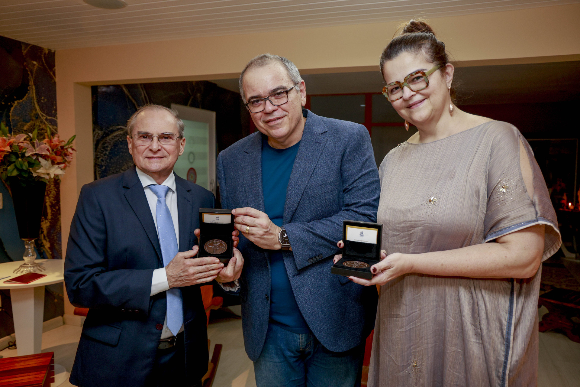 ￼ABELARDO Benevides ao lado de Dummar Neto e Luciana Dummar (Foto: FCO FONTENELE)