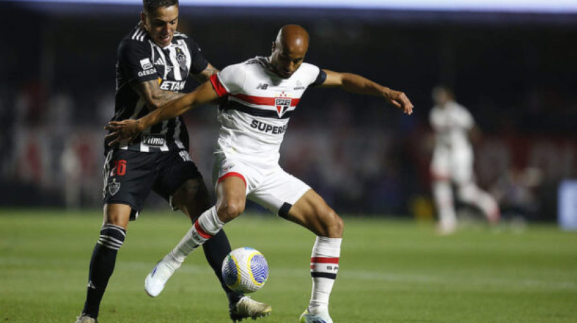 São Paulo perdeu para o Galo no Morumbis e se complicou na Copa do Brasil. Camisa 7 acredita na classificação fora de casa