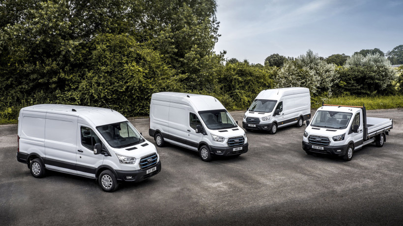 A van Transit totalmente eletrificada da Ford chegou recentemente ao Brasil e já é a mais vendida até julho de 2024
