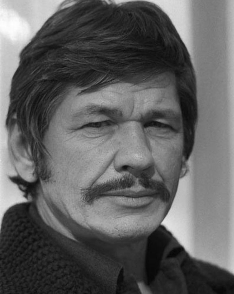 Um dos grandes nomes do cinema de ação norte-americano, o ator Charles Bronson morreu há 21 anos, no dia 30/08/2003. Em homenagem, o FLIPAR te conta várias curiosidades sobre ele; confira!