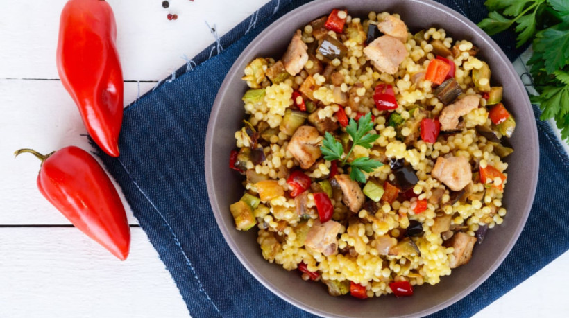 Salada de frango com legumes (Imagem: Iaroshenko Maryna | Shutterstock)