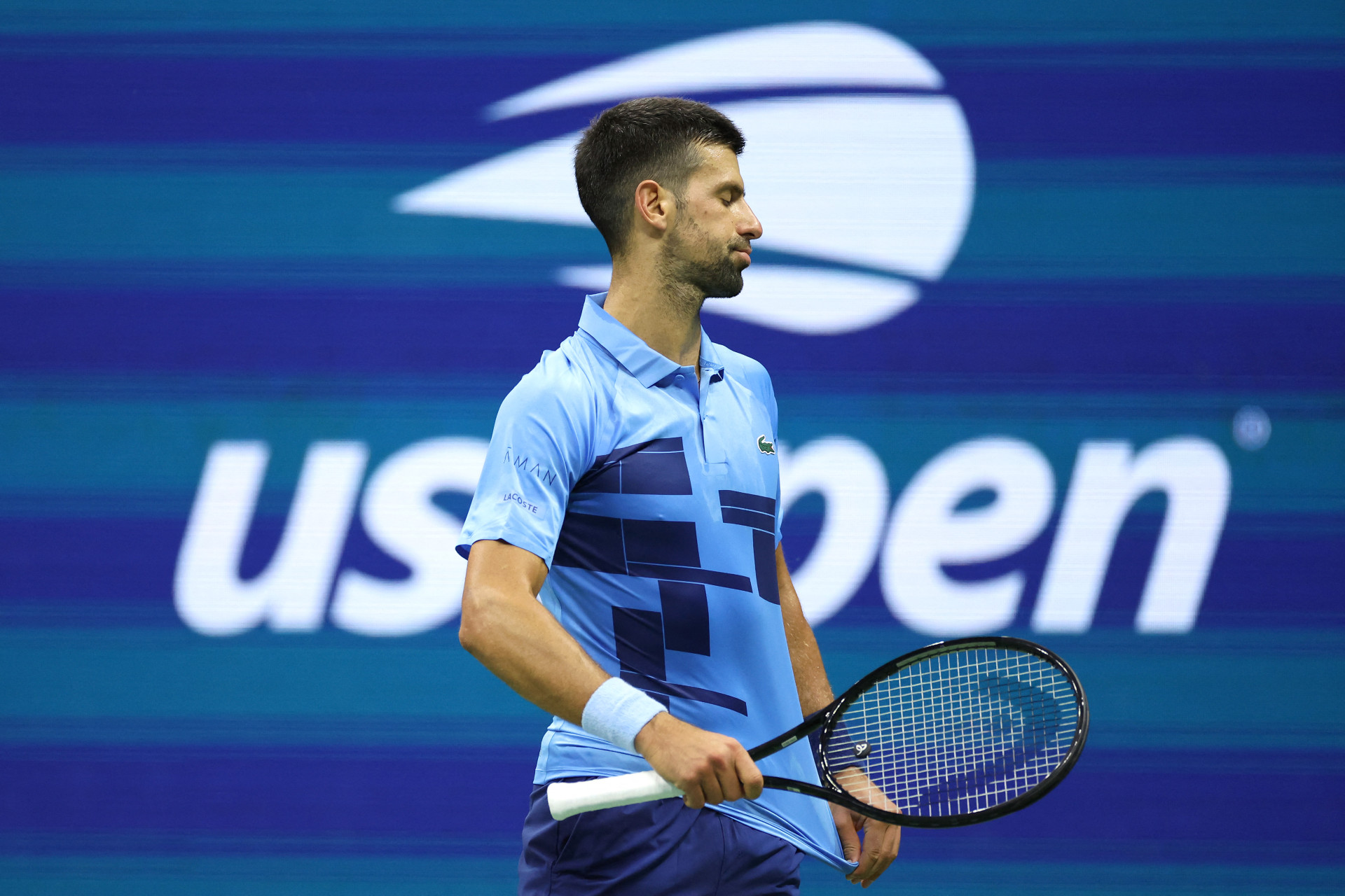 Tenista sérvio foi derrotado por Popyrin (Foto: Sarah Stier / GETTY IMAGES NORTH AMERICA / Getty Images via AFP)