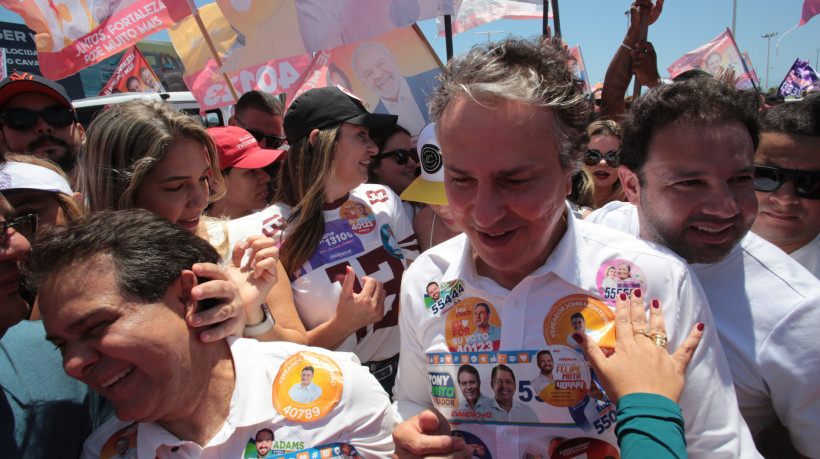 FORTALEZA-CE, BRASIL, 01-09-2024: Campanha Evandro  Leitão com Camilo Santana na Praia do Futuro.  (foto: Fabio Lima/ OPOVO)