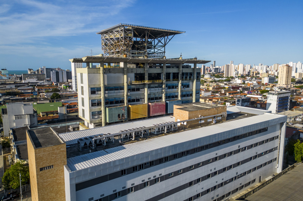 O IJF é composto pelo prédio principal, inaugurado em 1993, e o segundo prédio, que começou a funcionar integralmente durante a pandemia de Covid-19, em 2020(Foto: FCO FONTENELE)