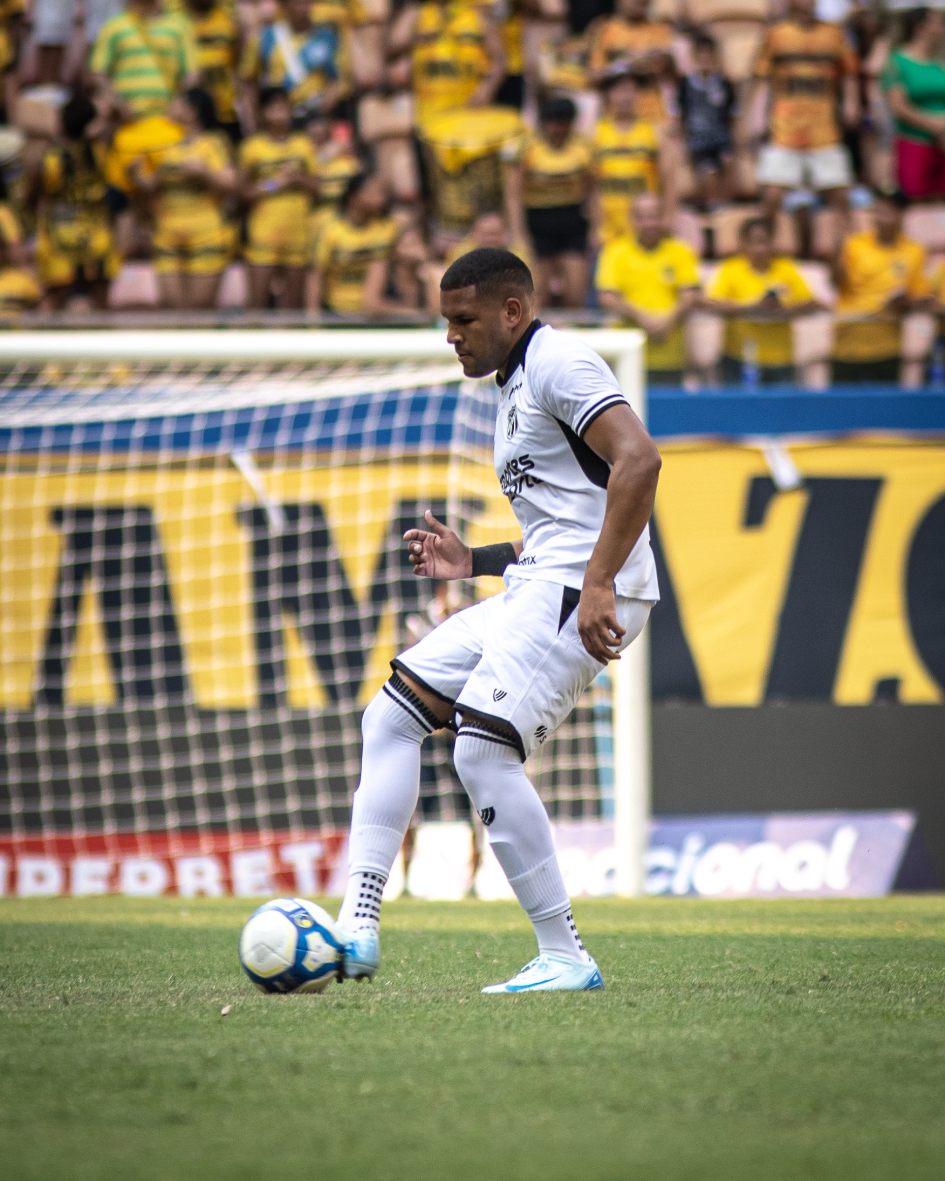 ￼DESFALCADO, Ceará deve ter 
volta de Matheus Felipe aos titulares (Foto: Gabriel Silva/Ceará SC)