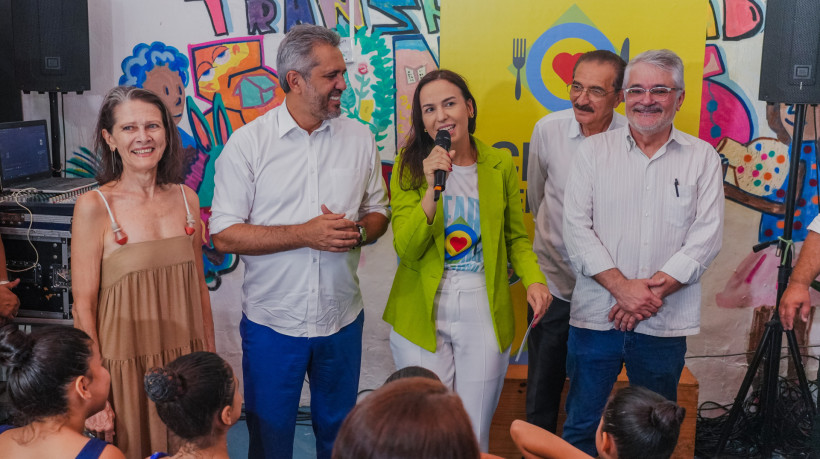 FORTALEZA, CEARÁ, 02-09-2024: Inauguração da cozinha número 1300, com a presença do governador Elmano de Freita, a primeira dama Lia de Freitas, primeira dama da assembléia legislativa ceará Cristiane Leitão, e a coordenadora do projeto Vidança, Anália Timbo. (Foto: Fernanda Barros / O Povo)