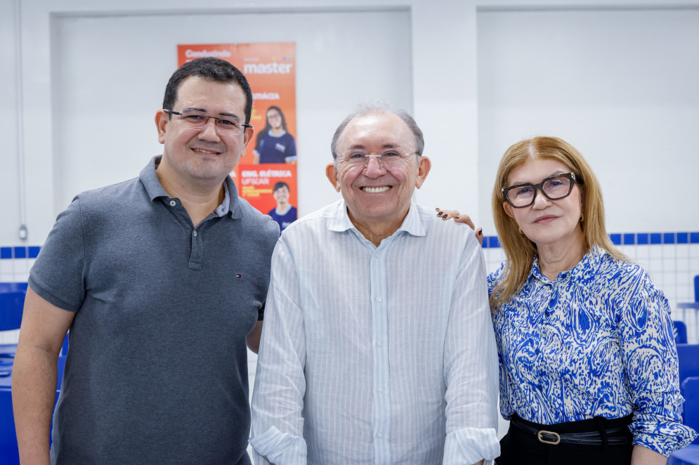 Hoje, a primeira e a segunda geração da família segue juntas na asministração do Colégio Master(Foto: AURÉLIO ALVES)