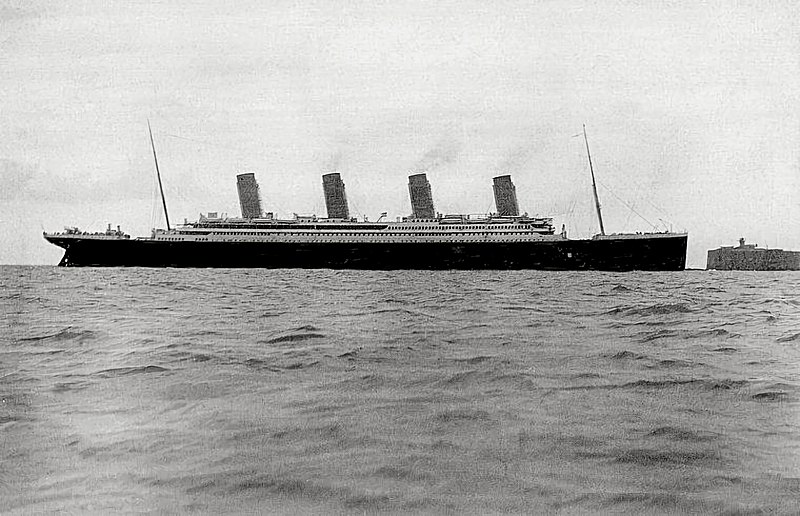 O naufrágio do Titanic, uma das tragédias mais famosas da história, fez com que objetos e o próprio navio tornassem relíquias. Recentemente, a RMS Titanic, Inc., uma empresa americana com direitos de resgate, divulgou novas fotos do navio