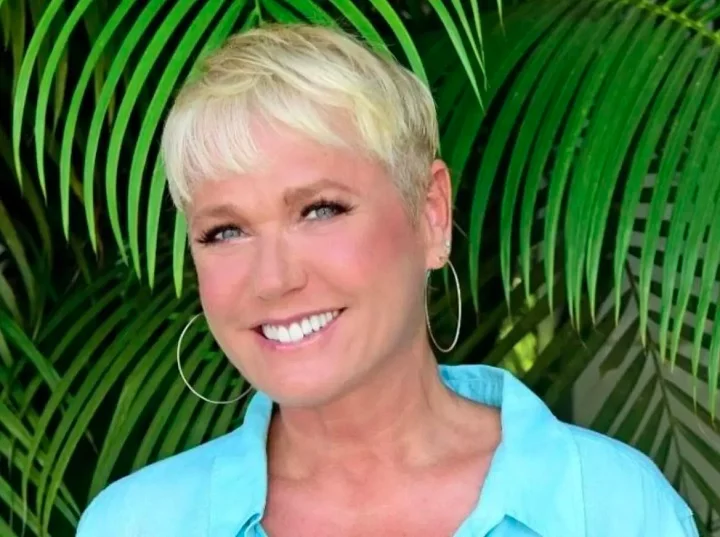 Dez anos depois, Xuxa está de volta à TV Globo!  O portal Gshow anunciou que a apresentadora assinou um novo contrato com a emissora para um quadro no programa 