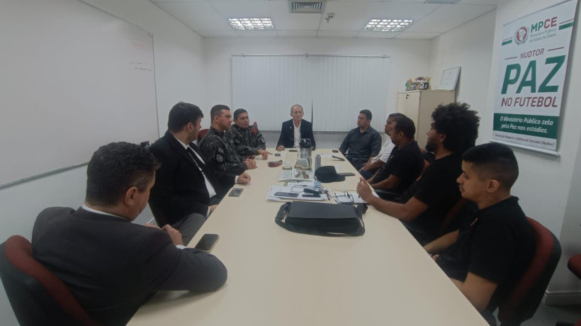 Reunião entre MP, Ceará, Polícia Militar e Civil e integrantes da torcida organizada