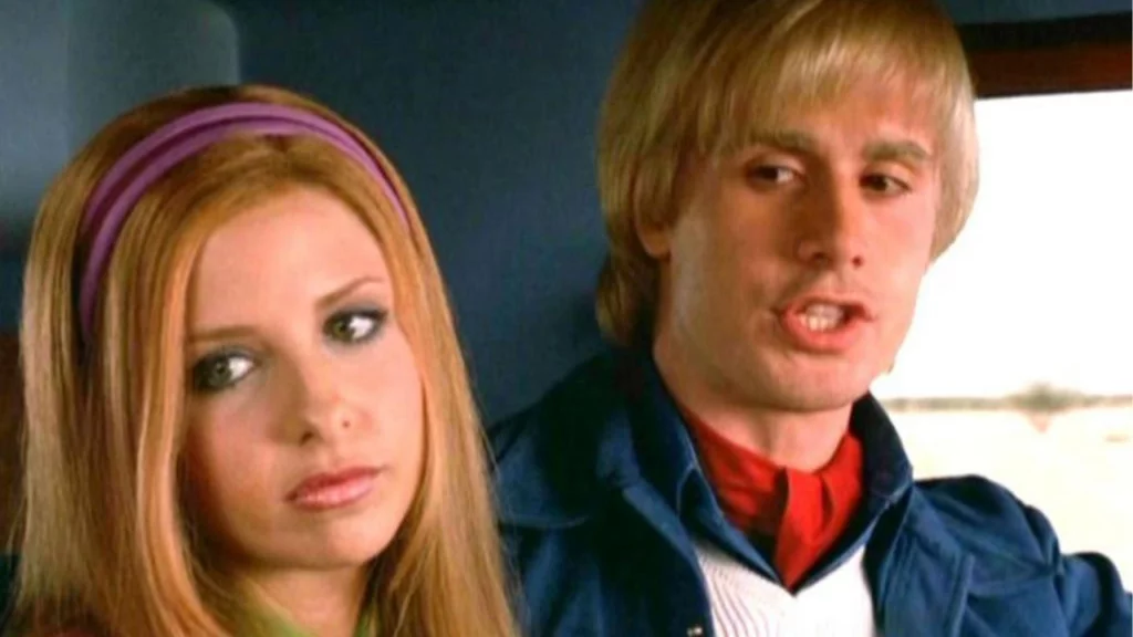 Freddie Prinze Jr. e Sarah Michelle Gellar celebram 22 anos de casamento. Os atores, conhecidos por interpretar Fred e Daphne no filme “Scooby-Doo” (2002), casaram-se no mesmo ano do lançamento do filme. 