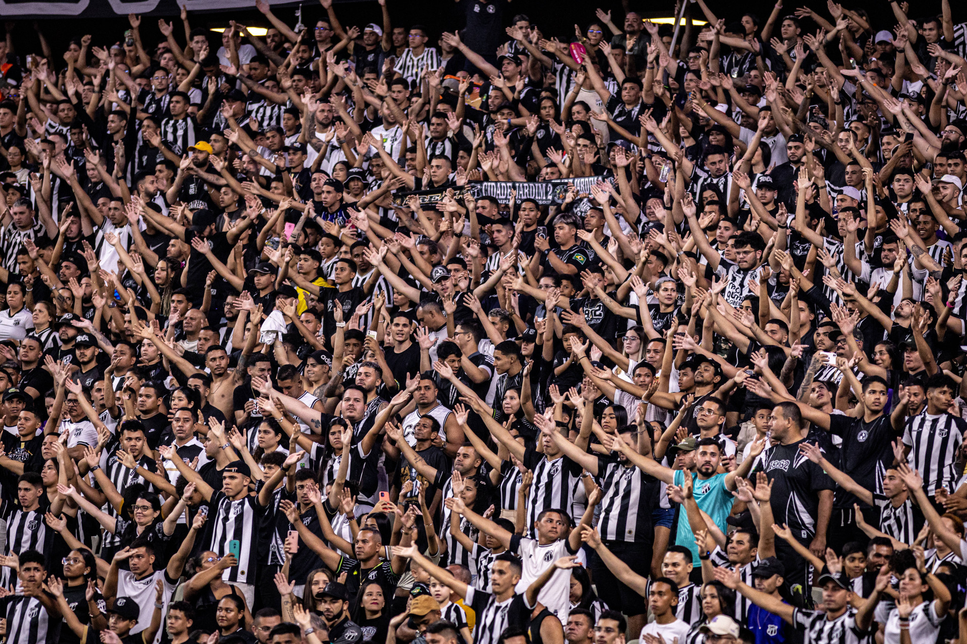 Torcida do Ceará presente na Arena Castelão em duelo contra Novorizontino pela Série B 2024 (Foto: Gabriel Silva / Ceará SC)