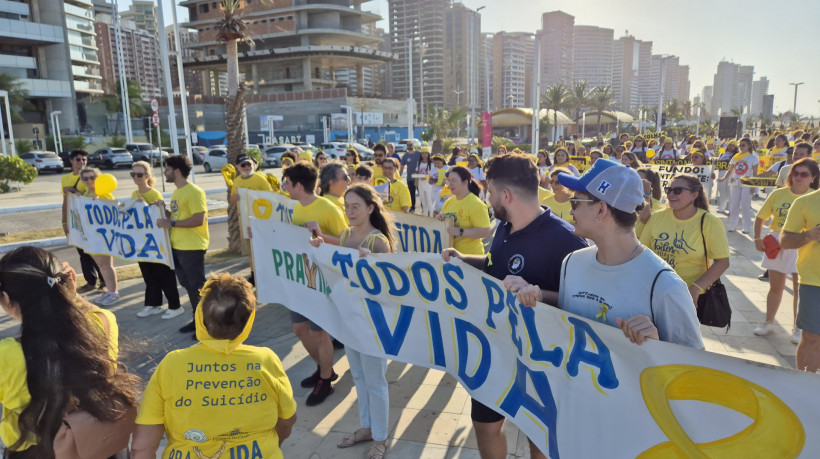 Caminhada a Vida aconteceu neste domingo, 8, na avenida Beira Mar, em Fortaleza