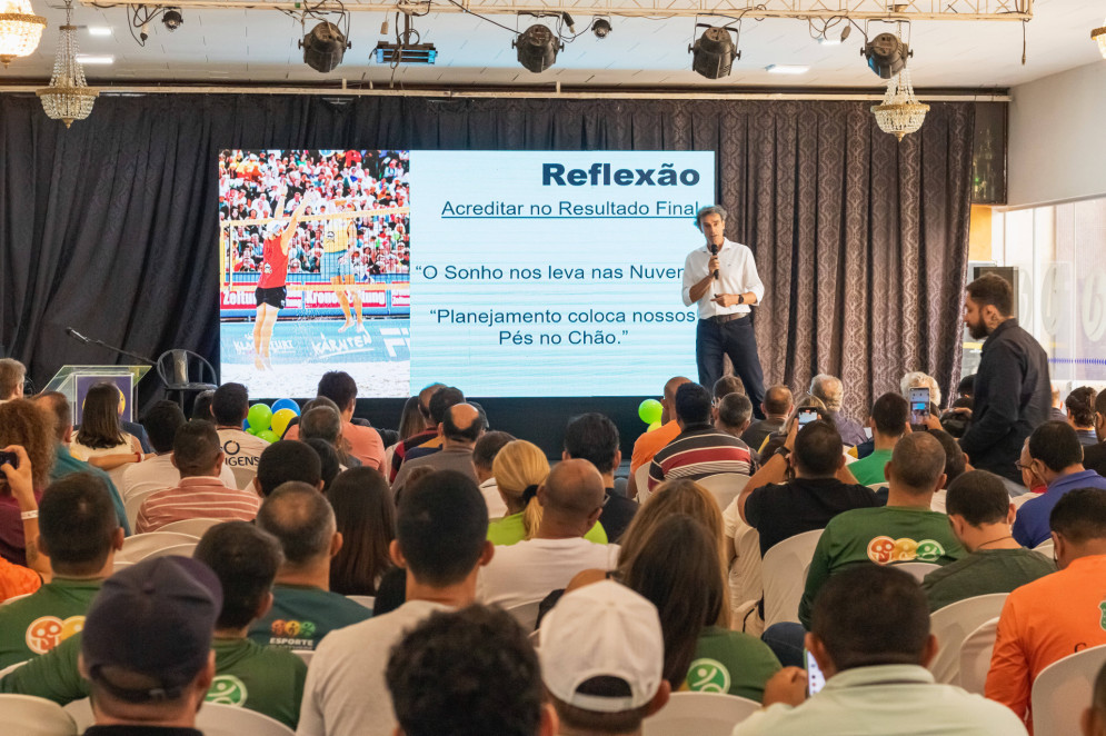 Palestra do ex-jogador de vôlei lotou o BNB Clube, em Fortaleza