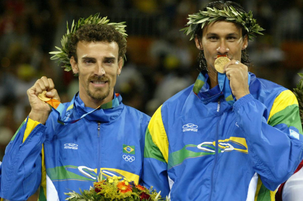 Emanuel e Ricardo foram a primeira dupla masculina brasileira campeã olímpica do vôlei de praia, em Atenas-2004