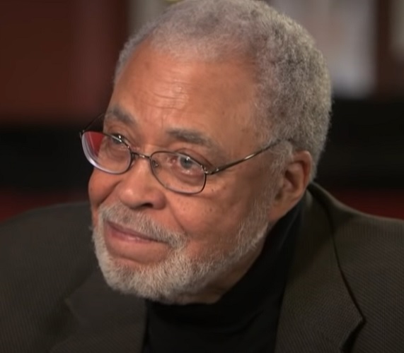 O ator James Earl Jones morreu em 9/9/2024, aos 93 anos, deixando uma história rica em interpretações e dublagens. Ele teve uma das vozes mais memoráveis do cinema americano. 