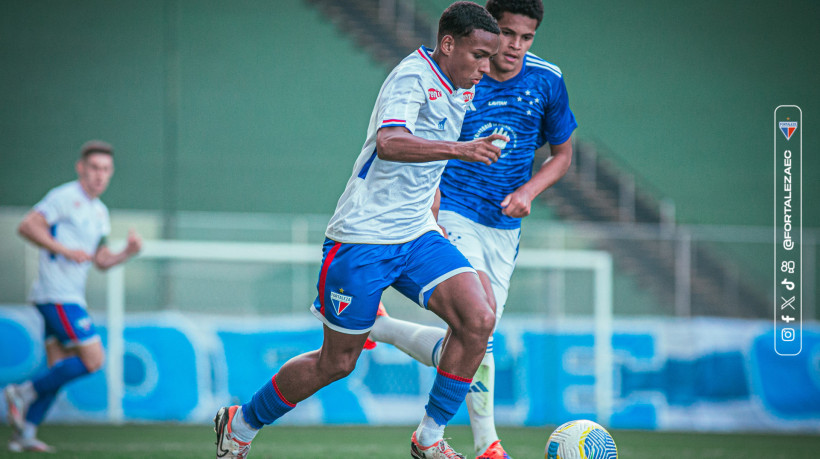 Jogadores de Fortaleza e Cruzeiro na semifinal do Brasileirão Sub-20