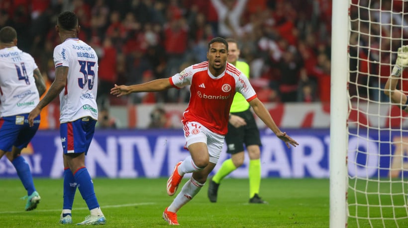 Gustavo Prado comemora gol no jogo Internacional x Fortaleza, no Beira-Rio, pelo Campeonato Brasileiro Série A 2024