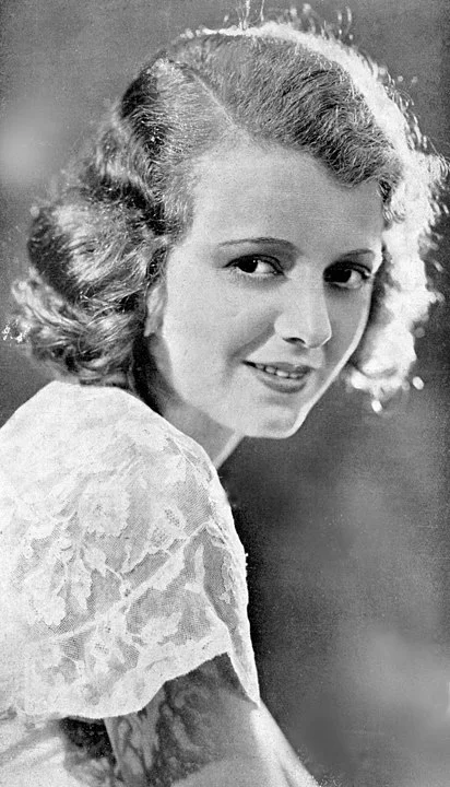 Em 14 de setembro de 1984, a atriz Janet Gaynor morreu vítima de pneumonia aos 77 anos. Mas entrou para história. Ela foi a primeira a levar o Oscar de Melhor Atriz por suas atuações em três filmes: ''Sétimo Céu'' (1927), ''Aurora'' (1927) e ''O Anjo das Ruas'', fato que desde a segunda premiação não é mais permitida. 