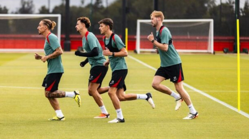 Em casa, Reds buscam a quarta vitória seguida para seguir lutando pela ponta com o City. Visitantes esperam surpreender