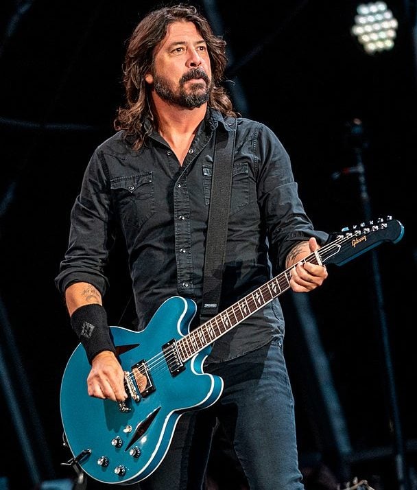 O vocalista da banda Foo Fighters, Dave Grohl, revelou nesta terça-feira (10/09) o nascimento de uma filha fruto de um relacionamento fora de seu casamento.