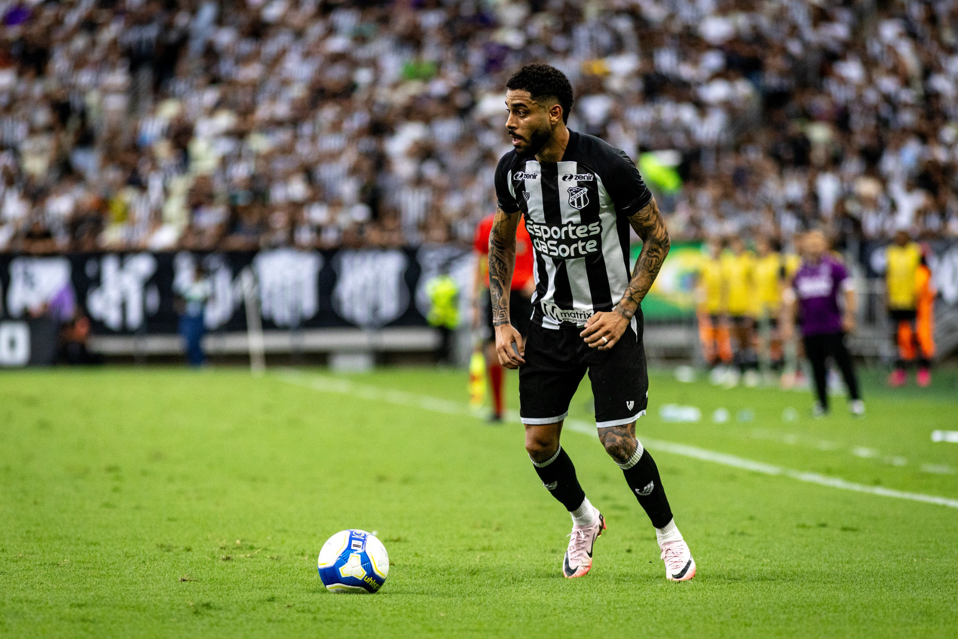 Matheus Bahia é titular da lateral esquerda do Ceará (Foto: Stephan Eilert/Ceará SC)