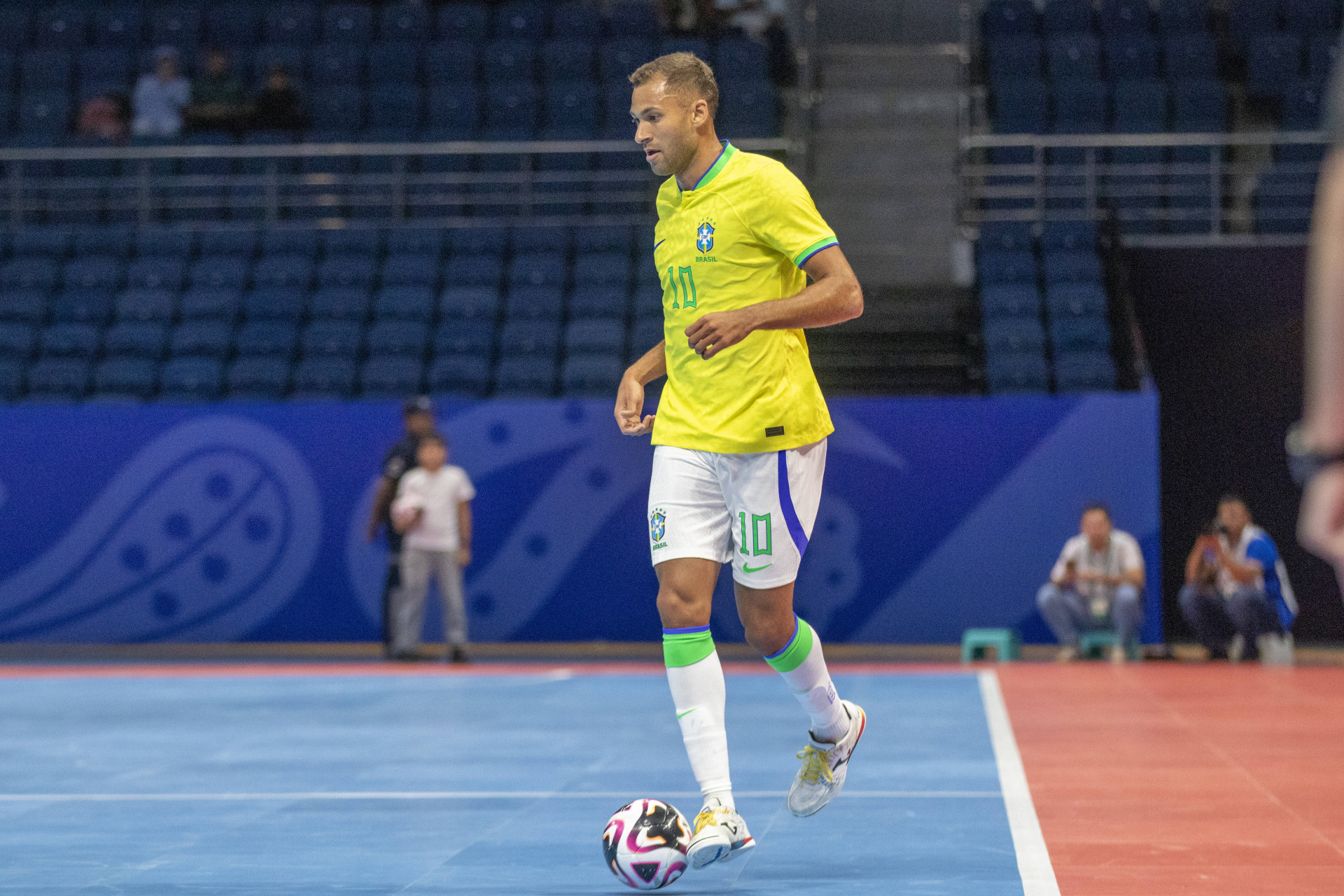 Pito em amistoso da seleção brasileira de futsal contra o Uzbequistão (Foto: Leto Ribas/CBF)