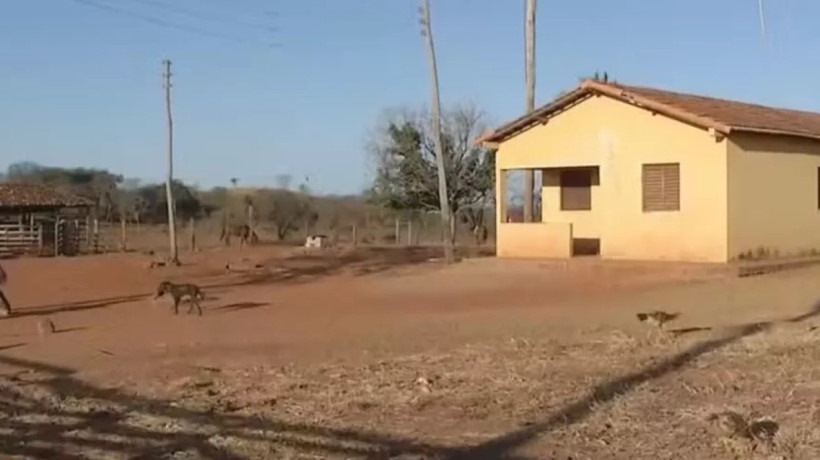 Fazenda de Minas Gerais onde homem matou a ex-mulher, caseiro e depois foi morto